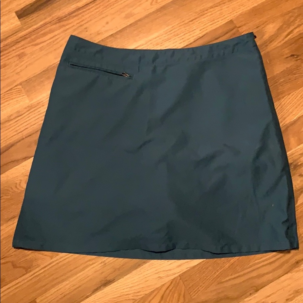 Patagonia polyester teal skirt/skort - size 8
